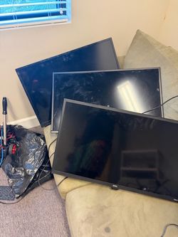 Lot of 4 Flat Screen TVs