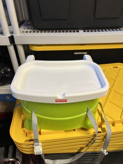 Portable outdoor dinner seat