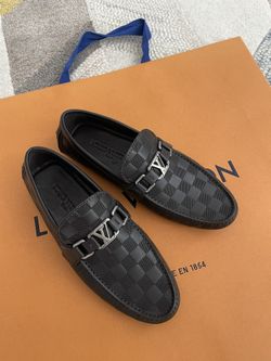 Louis Vuitton Leather loafer / Flats