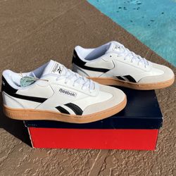 Brand new women’s Reebok Forte Lounger sneakers, size 9, black/white/tan