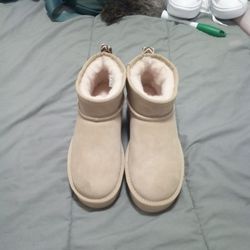 BEARPAW BOOTS