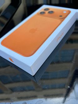 iPhone 17 Pro Max 🍊

🔓 Factory Unlocked
💾 512GB Storage