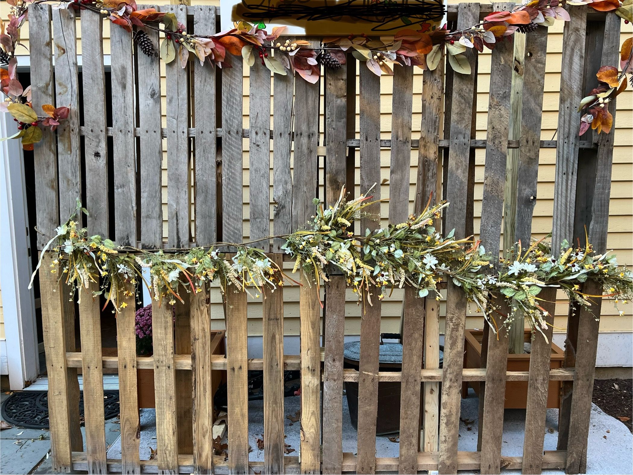 Pallet Backdrop For Fall photos