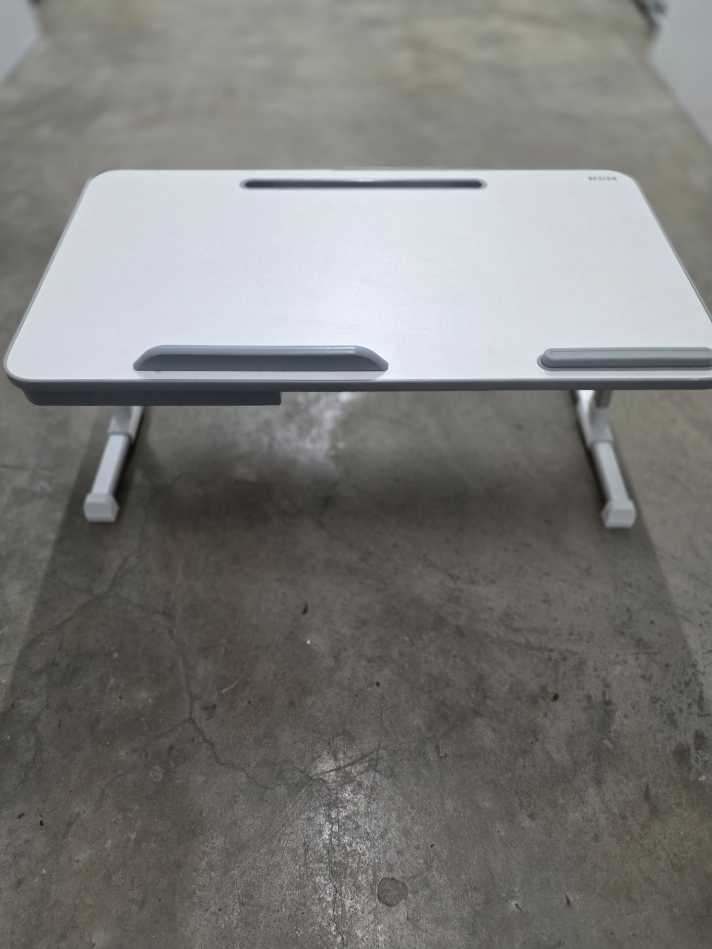 Bed Table with adjustable height