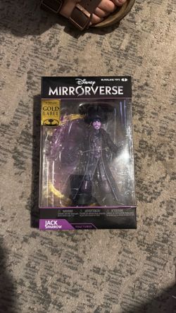 Jack sparrow figurine