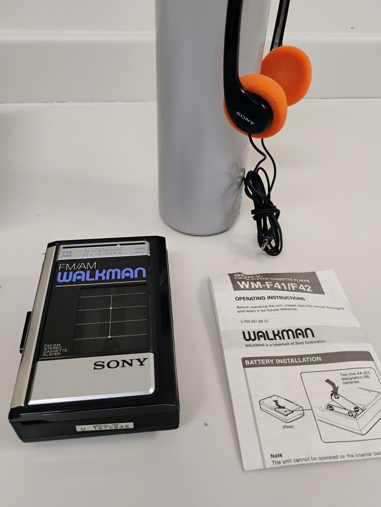MINT 1986 Sony Walkman Wm-f41 W/Headphones