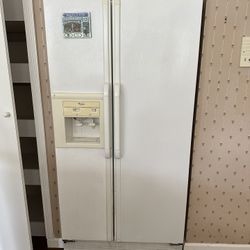 Whirlpool White Refrigerator 