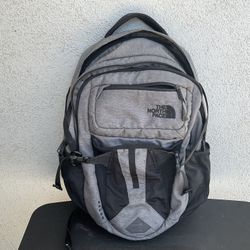 The North Face Recon Backpack – Gray – Excellent Condition