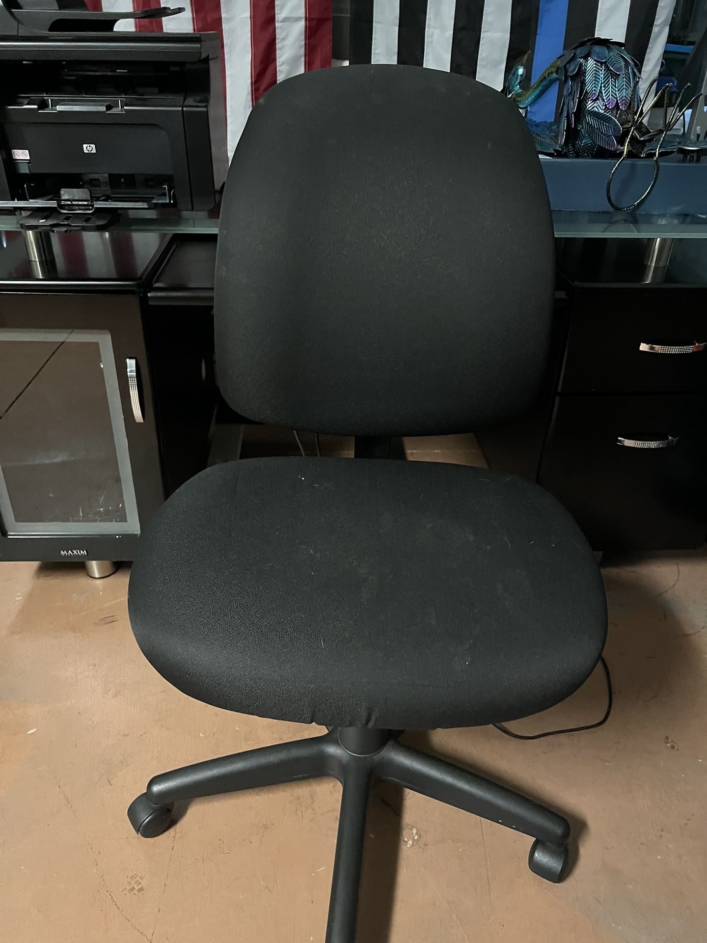 Free Desk With Glass Top And Chair