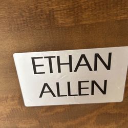 VINTAGE Ethan Allen- Classic Manor Queen Size 