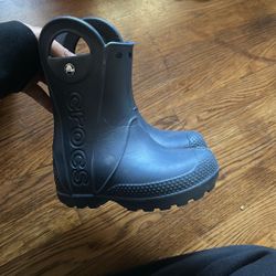 croc boots size 9 toddler