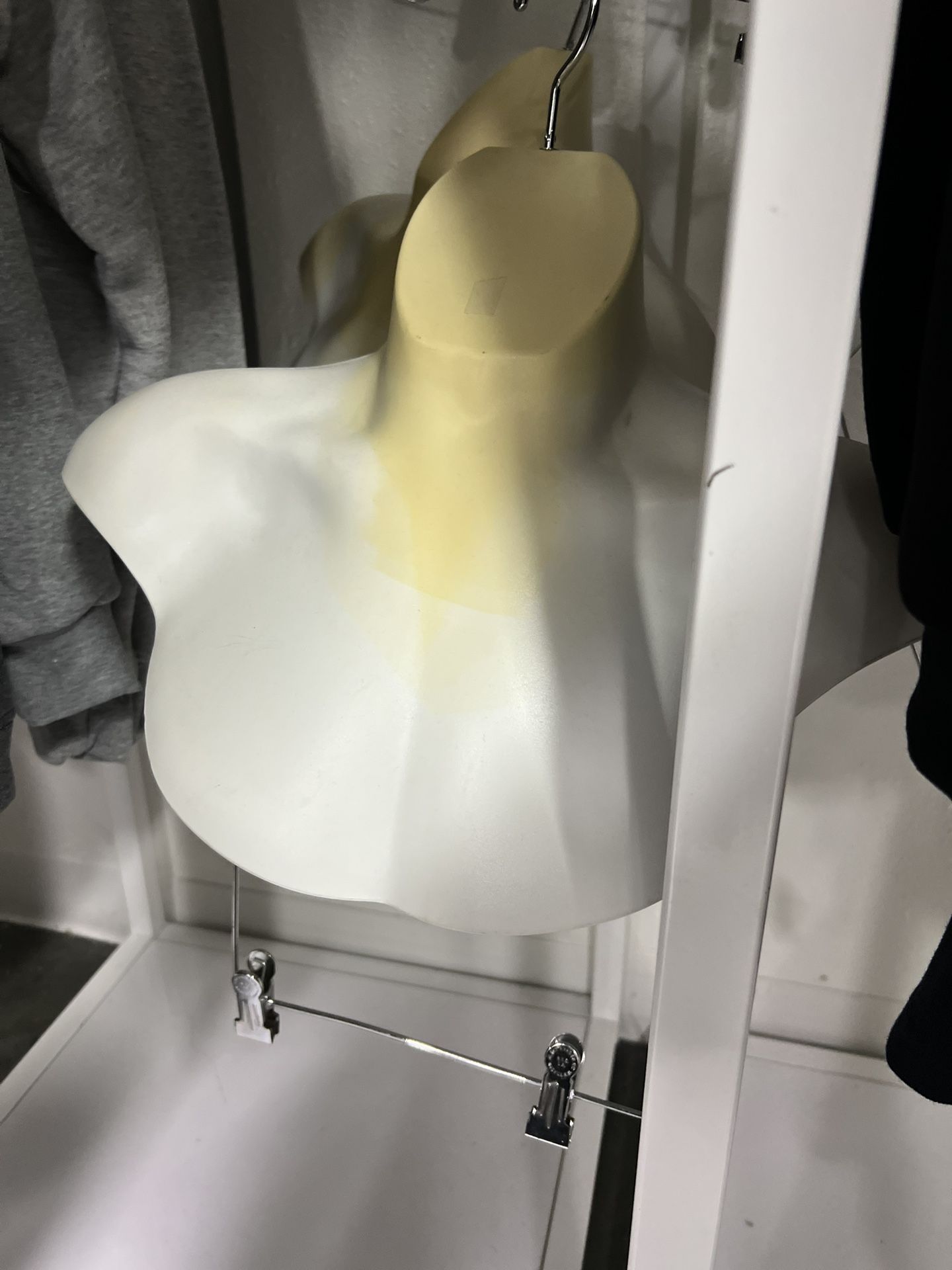 Store mannequin displays