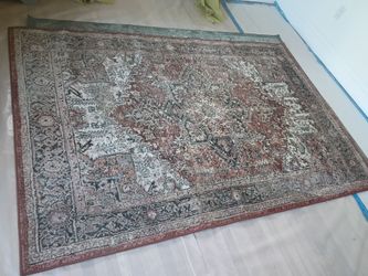 Lovely rug in good condition