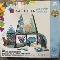 Magna-Tiles Arctic Animals Building Set - 25 Piece