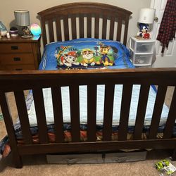 Delta Bentley Full Size Bed (convertible Crib Too) 