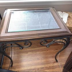 Coffee Table With Matching End Table And Dinning Room Table 