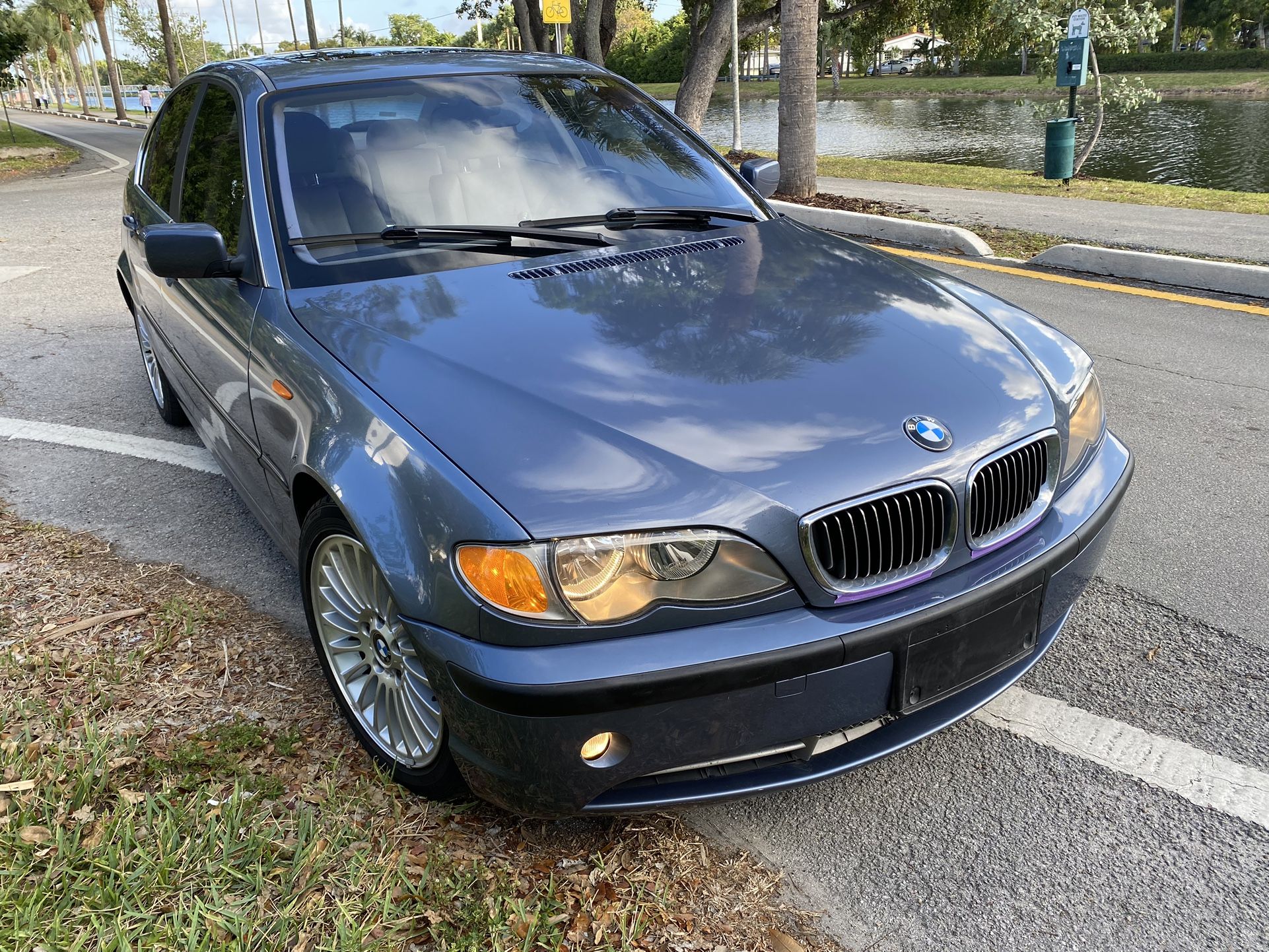 2003 BMW 330i