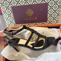 Isola Size 7 Heels 