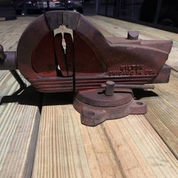 ##**Rare Gently Used Condition Wilton Shop King Chicago**##