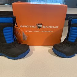 Snow Boots Size 9 Brand New