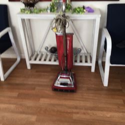 SANiTAIRE  Heavey Duty Commercial vacuum cleaner works Good Condition 