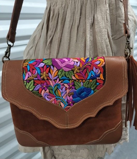 Beautiful Embroidery Leather Crossbody Handbag 