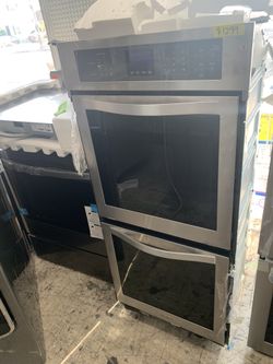 Whirlpool 24” double oven in stainless steel new open box