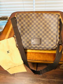 LV Damier Brooklyn Mm