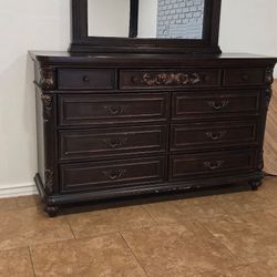 mirror and chest drawers
