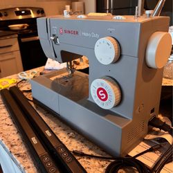 SINGER Heavy Duty 4452