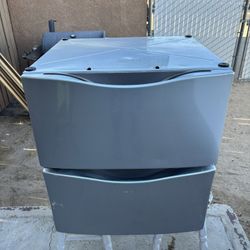 Pedestal 