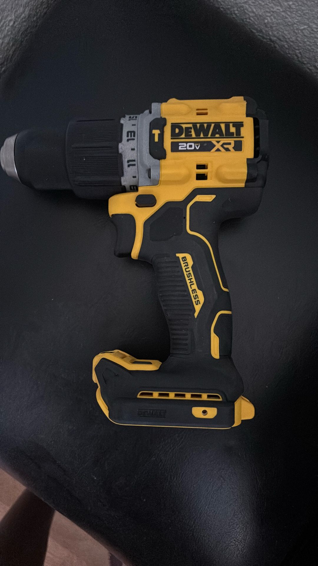 DE WALT 20 V DRILL DR