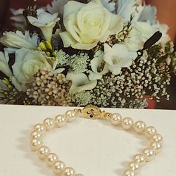 #1483 MARVELLA ANTIQUE (1950's)  pearls bracelet 7"in
