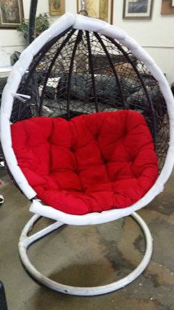 Indoor outdoor swing with 350 pound capacity