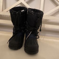 DePaul design Snow boots Size 7