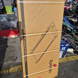 Treadmill brand new in boxq