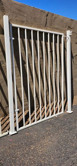 10ft Metal Fence Panel and Gate Set with Posts