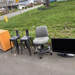 Free items - desk, cage, tv, desk chair, kitchen cart
