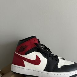 Women’s Air Jordan 1 Mid