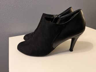 Women Black Velvet & Pleather Boot-let/ Booties Heels - Size 9  