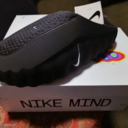 NIKE MIND 001  NEW SZ 13M