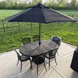 Outdoor Table With Umbrella 