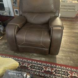 Recliner And Couch With Two Reclining Seats