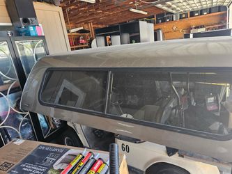 2006 Ford 8ft Bed Camper Shell