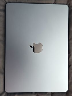 MacBook Air 13”, 256GB, 8GB Ram, M3 2024 Midnight!! Like New, Excellent Condition, No Dings!, No Scratches!,