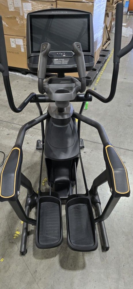Matrix E50 Elliptical Climber
