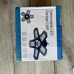 Foldable garage led light
