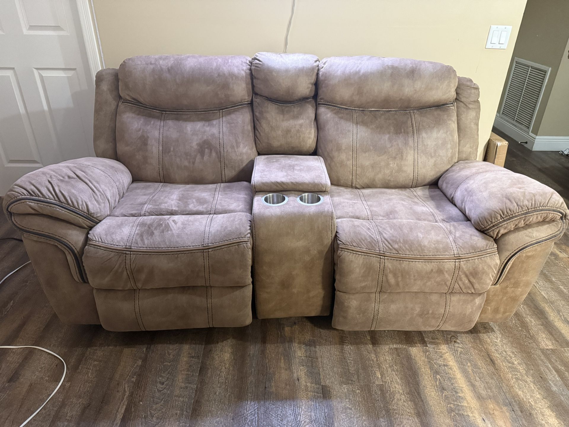 RECLINER NEUTRAL COLOR; USED LIKE NEW
