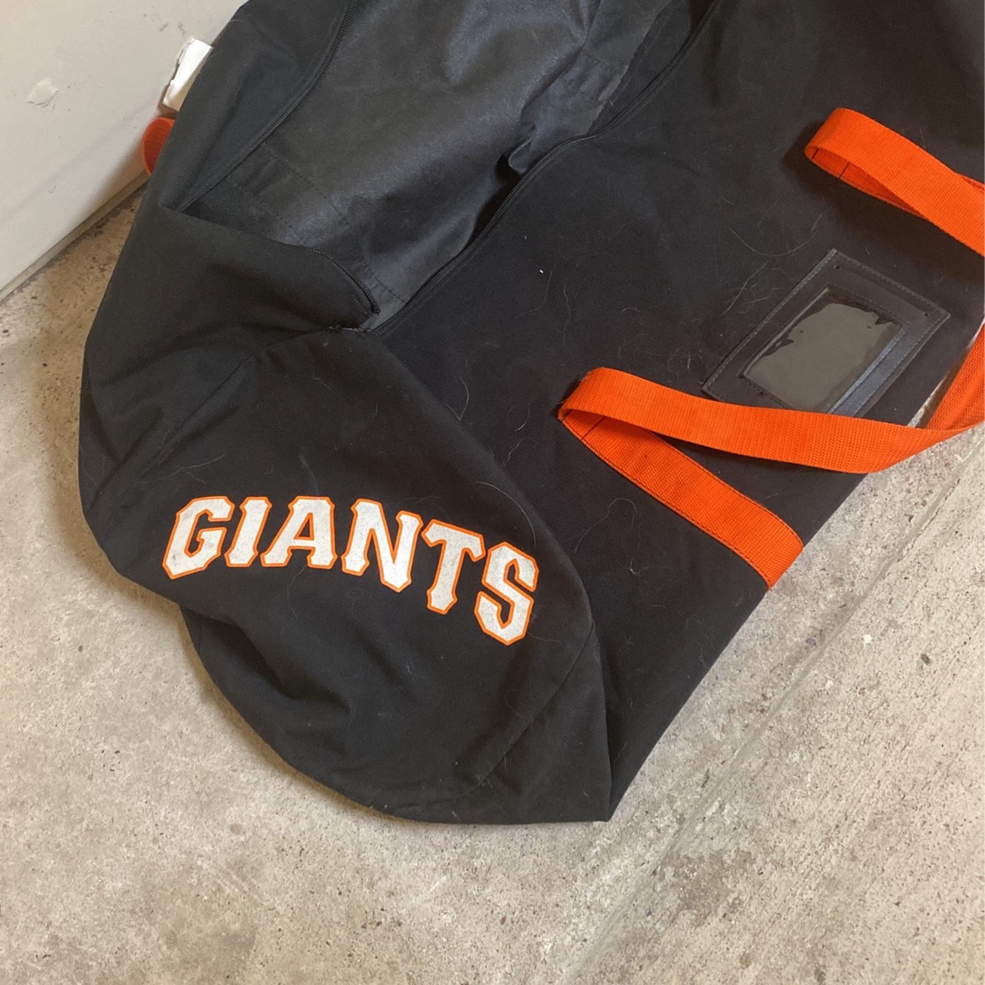 Giants Duffle Bag (zipper broken)