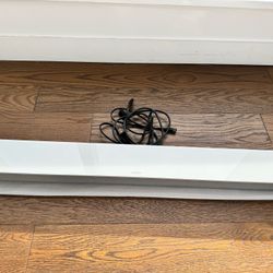 Like New -  Bose 700 Soundbar - Artic White